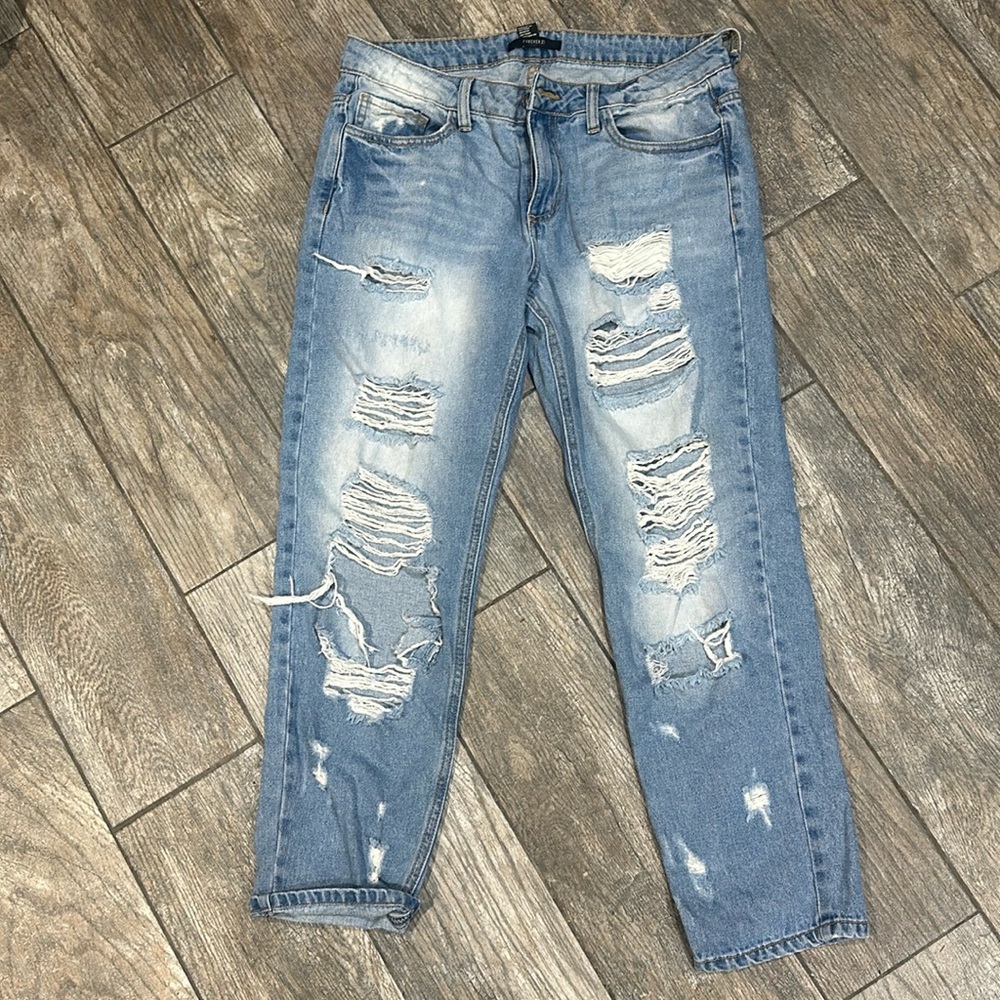 Forever 21 Distressed Jeans Size 27